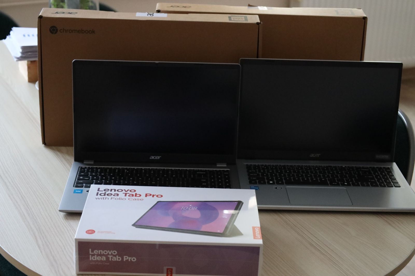 Zdjęcie: Szkoła im. Stefana Czarnieckiego w Reczu jest już w posiadaniu nowoczesnego sprzętu komputerowego.